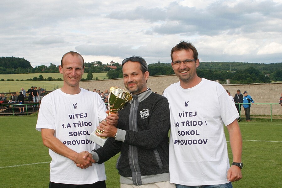 06.15 - 1. B třída F - Provodov - Rychnov B Soutěž EUTAX 1Btř.sk.F Sokol Provodov FC Spartak Rychnov n Kněž. B červeně. Utkaní sledovalo na 350 diváků. Byl to boj o...