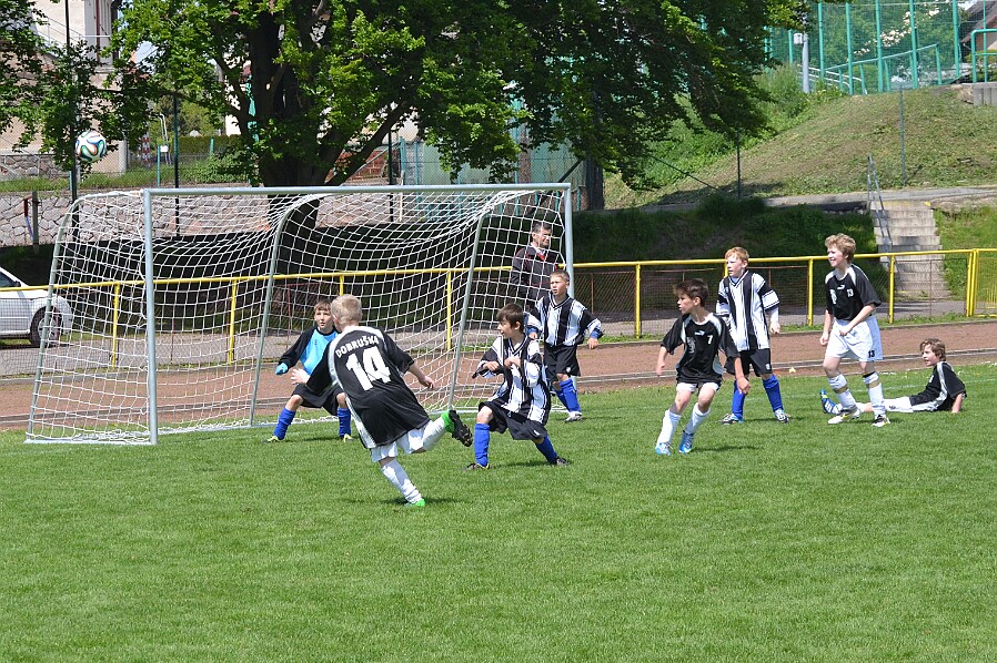 5. - 6. místo ZŠ Č.Meziříčí (černobílá) - ZŠ Dobruška (černá)