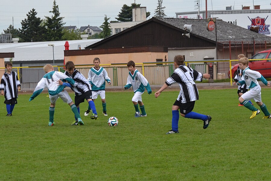 ZŠ Vamberk (bílá) - ZŠ Č.Meziříčí (černobílá)