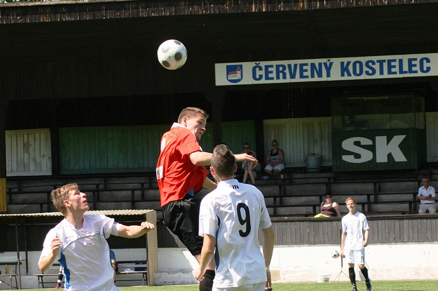 06.07 - FM SERVIS KP dorostu KHK - Č.Kostelec - Slavia HK FM SERVIS KP dorostu TJ Červený Kostelec--FK Slávia Hradec Králové 3 : 0 pol. 1 : 0. Utkáni, na které se nechalo koukat....