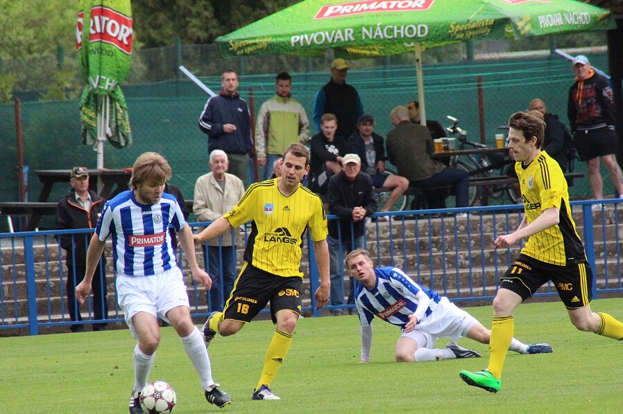 05.30 - Divize - Náchod - Ústí nO (žlutá) A2C -Divize C - FK Náchod /pruhované/ - TJ Jiskra Ústi nad Orlici /žluté/ 1 : 0 pol. 0 : 0. Oboustranně rychlé utkaní a...