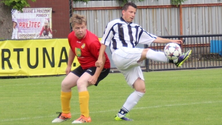 06.12 - OP NA - Č.Kostelec - Dolany JOPECO Okresní přebor TJ Č.Kostelec B - TJ Dolany (červená) 4 : 4 pol. 2 : 2. Vyrovnané utkáni. Dělba bodu zasloužená. ©...