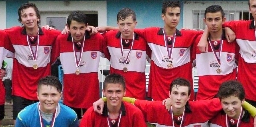 06.15 - Pohár KHK U17 Jaroměř - Č.Kostelec - N.Město Finále Poháru KHK U-17 hraný 15.6.16 v Jaroměři, zápas o 3. místo mezi TJ Červený Kostelec (červené dresy) a MFK Nové...