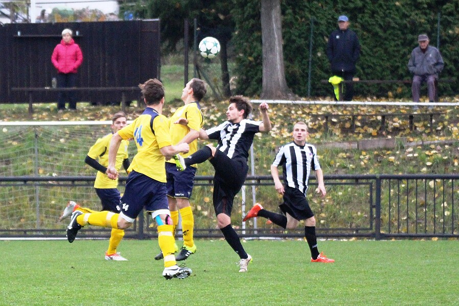 10.23 - KP muži - Č.Kostelec - N.Město VOTROK Krajský přebor TJ Červený Kostelec - MFK Nové Město n Met. 2 : 1 pol. 1 : 1 Dělba bodu by byla spravedlivá. ©...