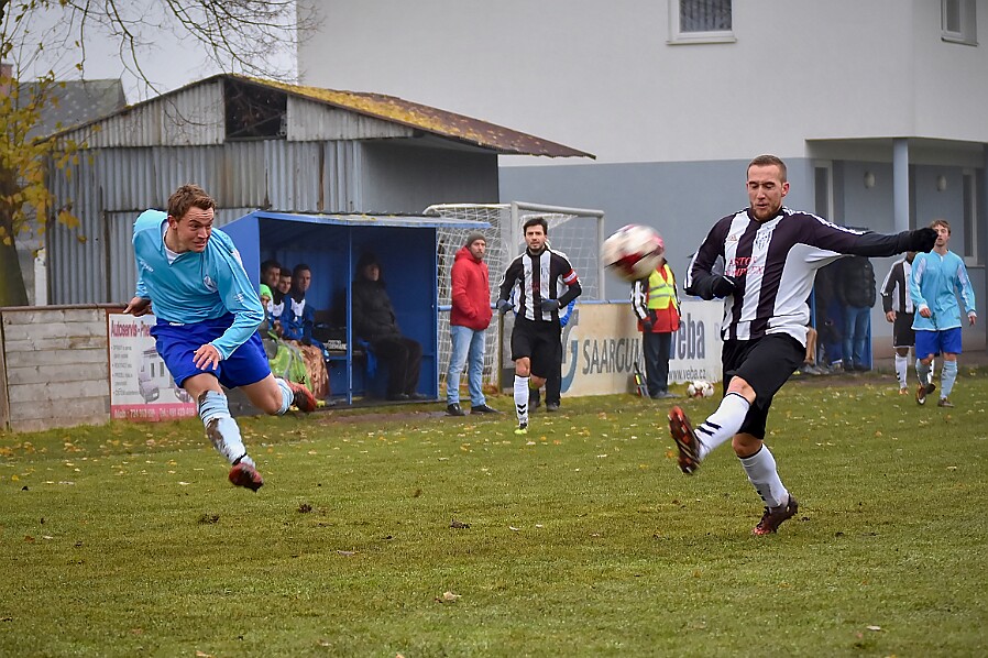 11.18 - 1.B třída sk. A - Broumov - Nový Hradec trenér Jindřich Kitler (domácí): Dnešní utkání na těžkém terénu nebylo moc pohledné, ale i přesto jsme zaslouženě...