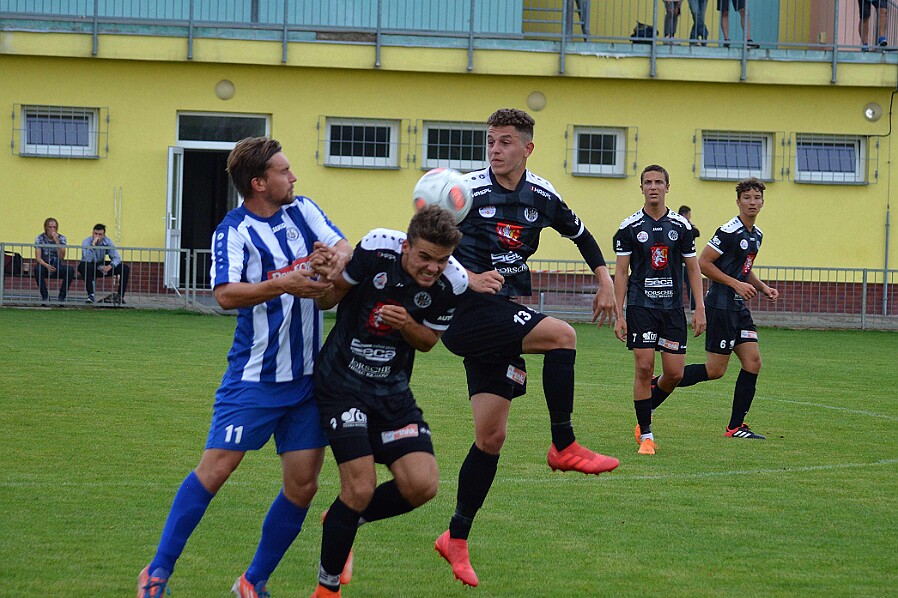 07.17 - Příprava na DIVIZI - FC H.Králové U18 - Náchod © Michal Malý Další přípravný zápas FC Hradec Králové vs FK Náchod 1 : 5 (0 : 2); snaživé hradecké mladíky jsme přehráli...