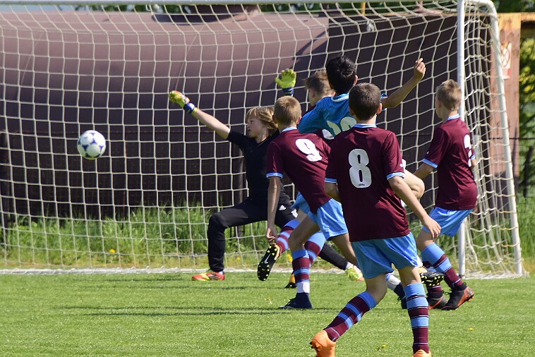 20180501 02-NA-TU 005 null