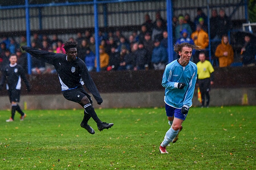 10.28 - 1. A třída - Broumov - Police © Miroslav Holub Ondřej Zinke (domácí): Po prohraném poločase jsem nabádal hráče k aktivitě,věděl jsem,že trénujeme více...