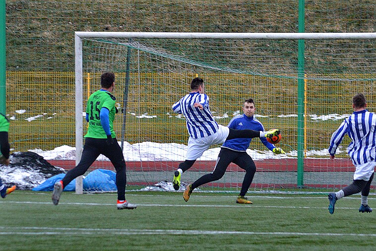 KS Piast ZPAS Nowa Ruda vs FKN 2 : 2 null
