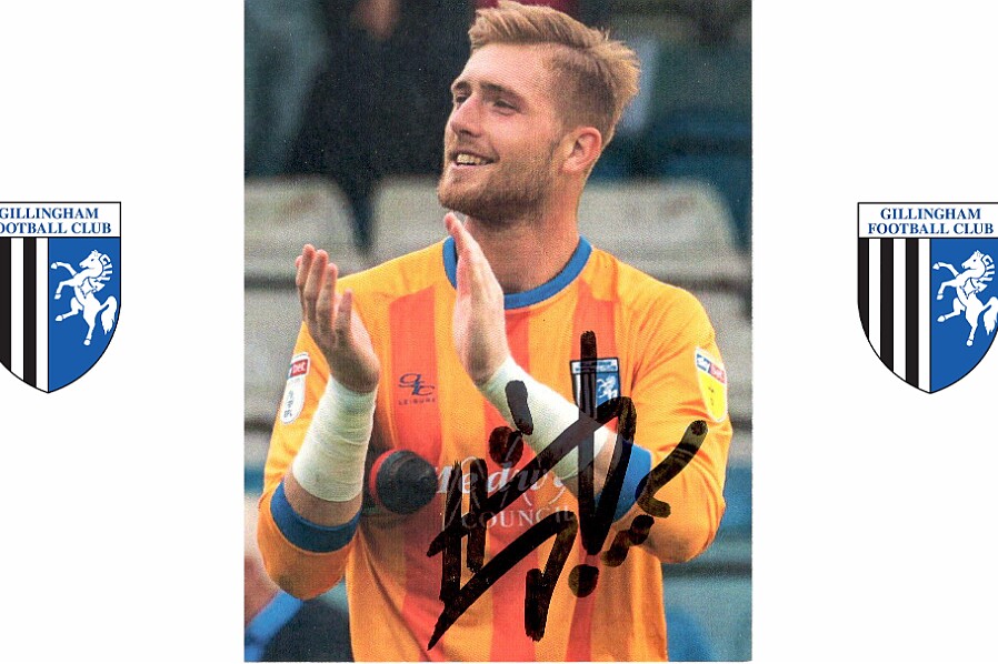 05.17 - Tomáš Holý - Gillingham Fotball Club - EFL League One © Petr Reichl & Michal Sýkora * WIKIPEDIE: Tomáš Holý (* 10. prosince 1991 v Rychnově nad Kněžnou) je český fotbalový...