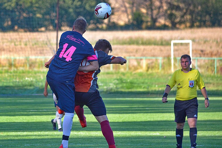 FK Náchod B/Provodov vs TJ Velké Poříčí 4 : 4; PK 5 : 3 null