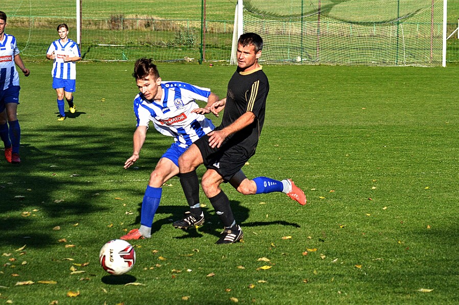 10.20 - AM Gnol 1.A třída -Náchod B - Sobotka (hřiště Provodov) © Michal Malý * AM GNOL 1. A třída mužů, ročník 2019/2020, 11. kolo, FK Náchod B vs SK Sobotka 1 : 0, Utkání nebylo...