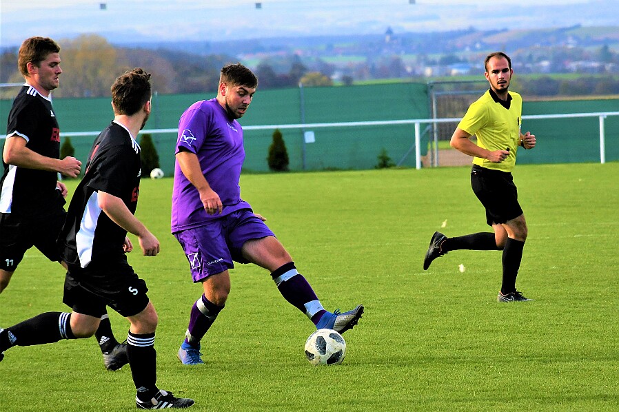 10.27 - JAKO 1. B třída - sk. B - Přepychy - Lípa © Markéta Vlachová * Jiří Jelen, VD (domácí): Do utkání jsem výborně vstoupili a brzy vedli 2:0. Hosté však dokázali...
