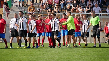 2022 0806 - Červený Kostelec - Tým hvězd při otevření nového stadionu - ©VM