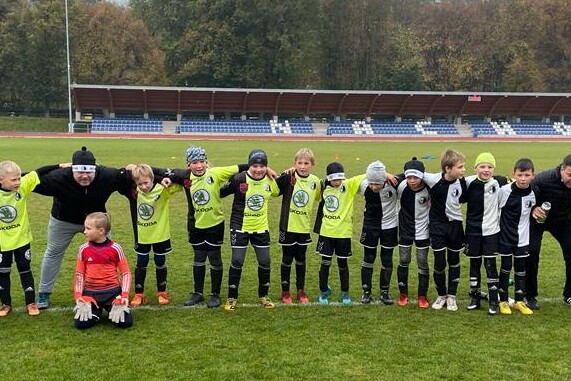 7c5f9214-951a-4061-948a-777ec796df72 null