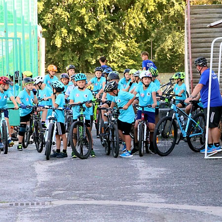 6 - Odjezd mladších žáků na Studánku