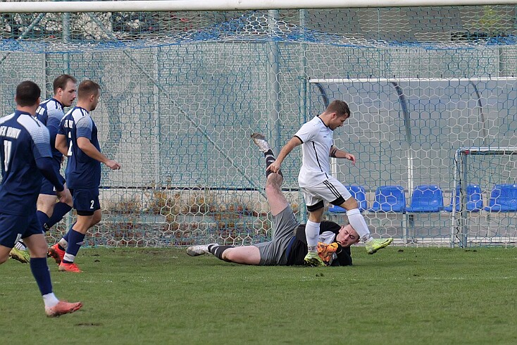 img010 8liga NA AFK Hronov - Destne-N.Mesto B 20251108 foto Vaclav Mlejnek null