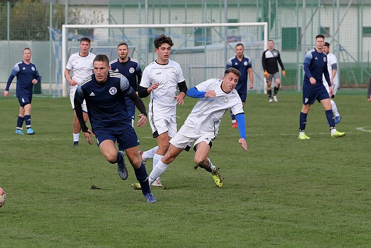 img015 8liga NA AFK Hronov - Destne-N.Mesto B 20251108 foto Vaclav Mlejnek null