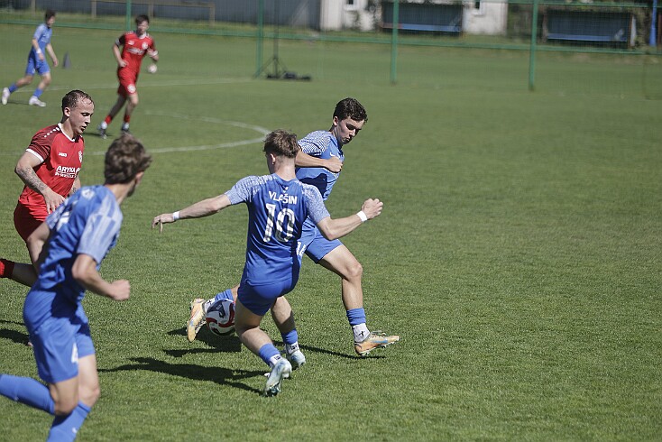 26-05-03 076 null