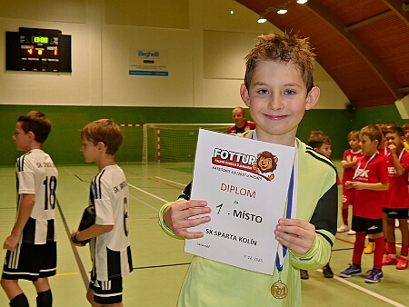 251207 - Jaroměř halový turnaj FOTTUR U9 - ©VM